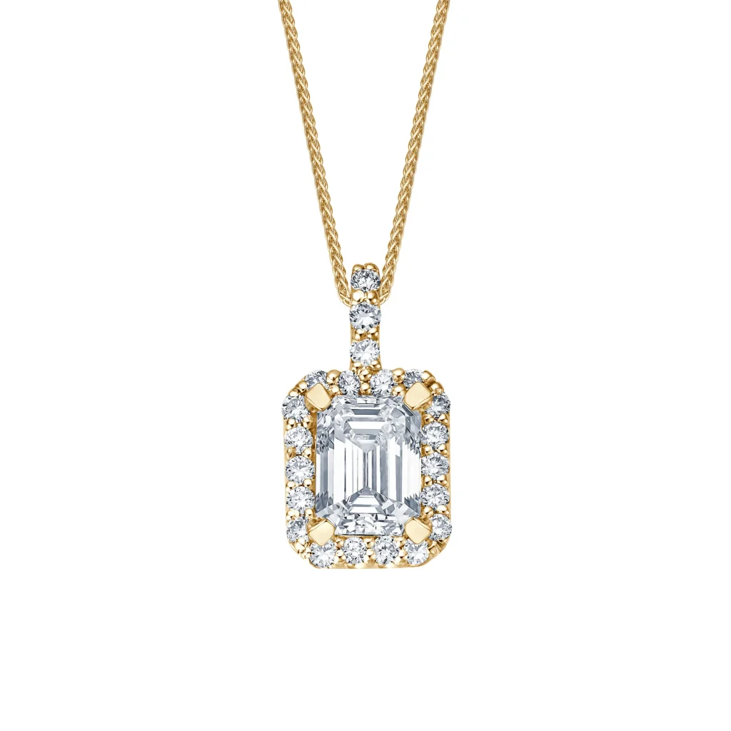 Emerald-Cut-Diamant-Anhänger mit Brillantkranz an Gelbgoldkette 585